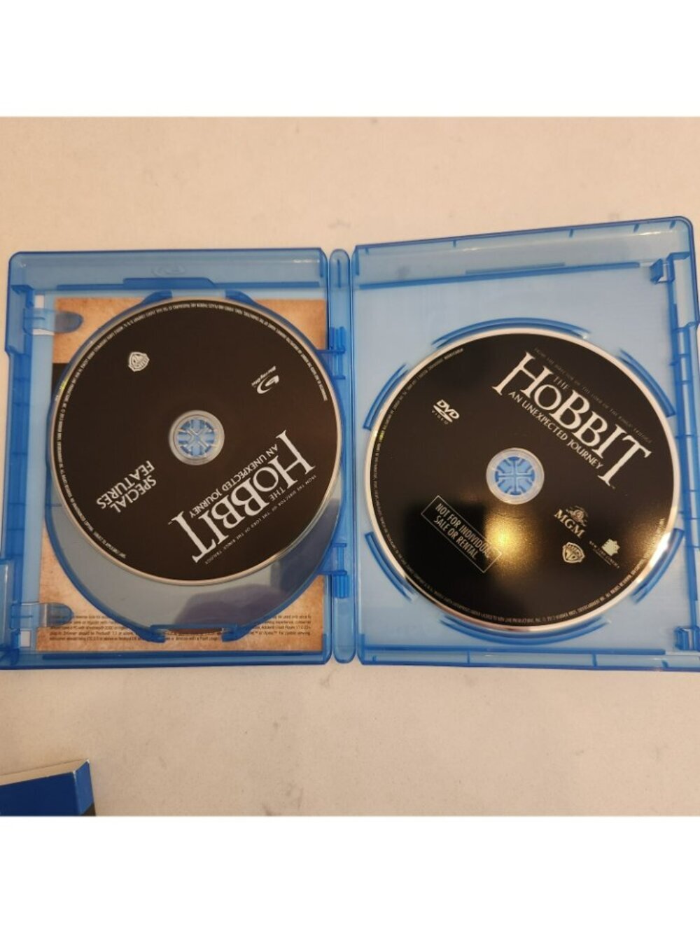 The Hobbit: An Unexpected Journey (Blu-ray Disc, 2013, 3-Disc Set, Canadian) - Picture 4 of 4